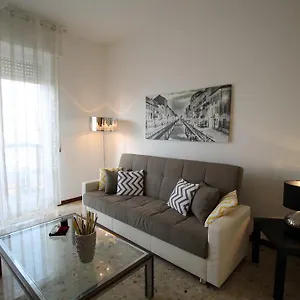house-navigli.italymilanhotels.net/
