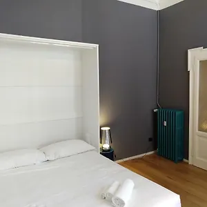 Apartment Grey Design, Milan