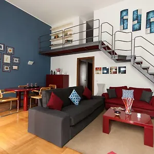 Apartment Fancy Blue Duomo Duplex, Milan